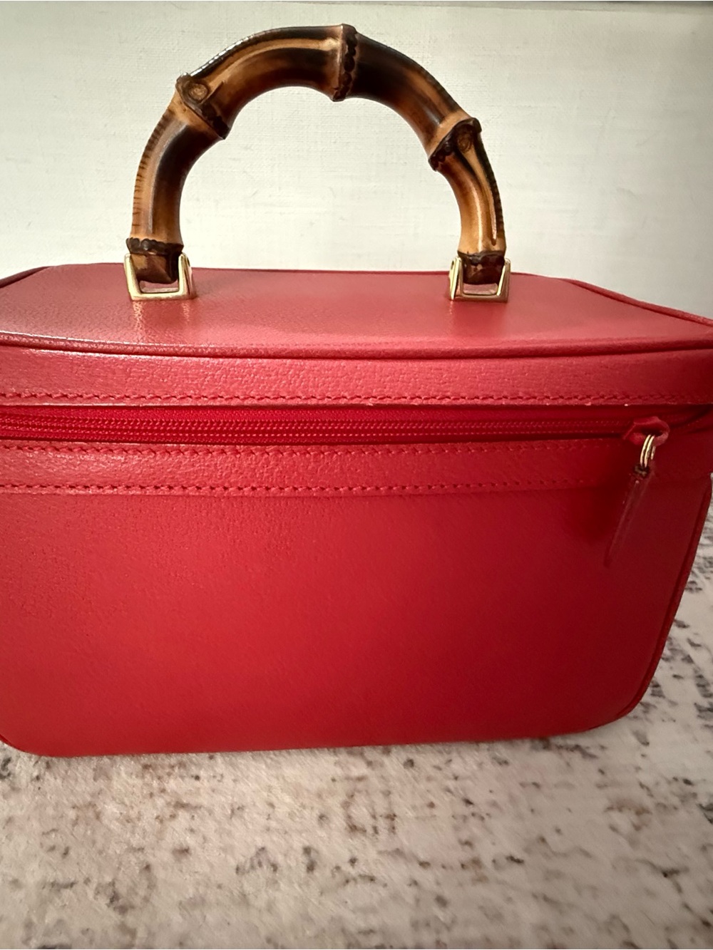 VINTAGE GUCCI RED LEATHER BAMBOO HANDLE VANITY / TRAIN CASE BAG